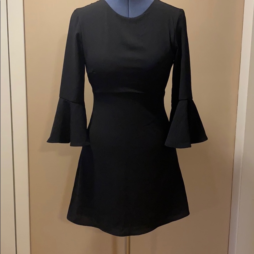 Lulu’s Center of Attention Flounce Sleeve Dress